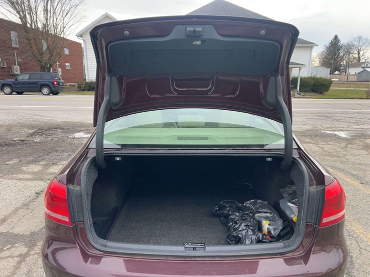 2014-volkswagen-passat-tdi-image-70