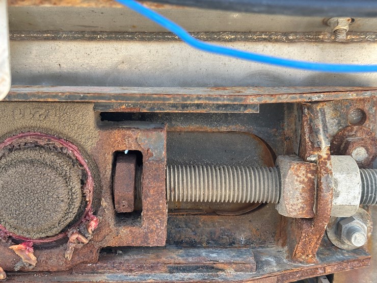 2006-international-7600-image-71