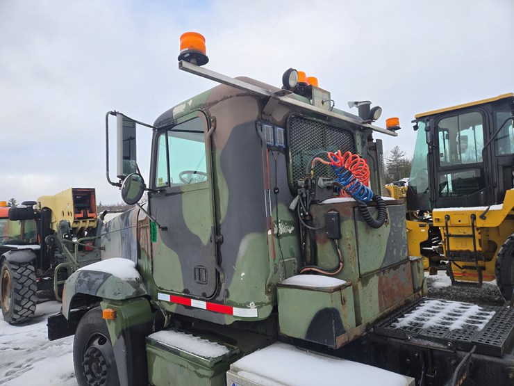 1992-massey-ferguson-8-image-17