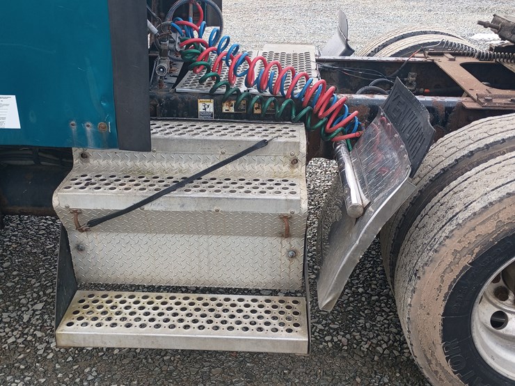 2002-kenworth-t600-image-33