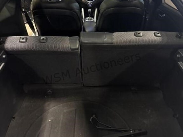 2016-hyundai-veloster-coupe-image-11