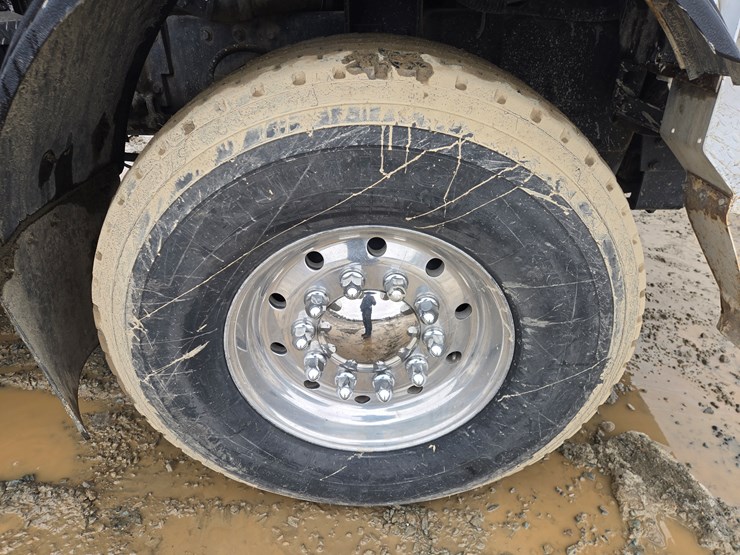 massey-ferguson-8-image-139