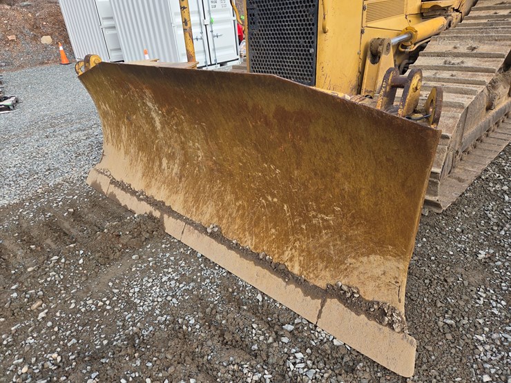 caterpillar-d6n-xl-image-10