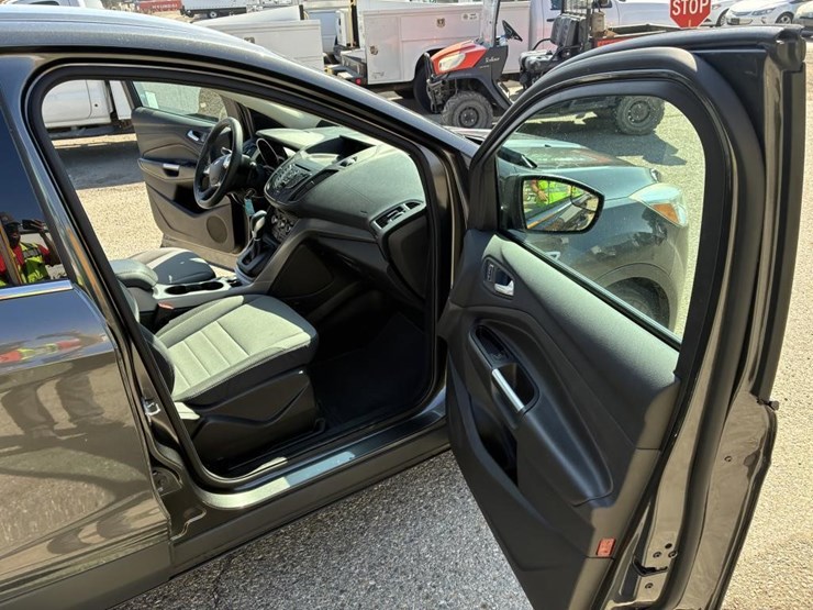 2015-ford-escape-se-image-9