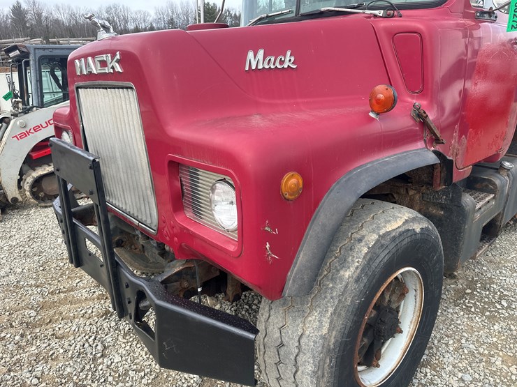 1986-mack-dm686s-image-9
