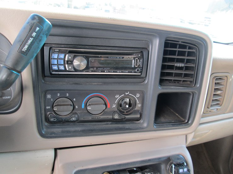 2001-gmc-1500hd-image-36