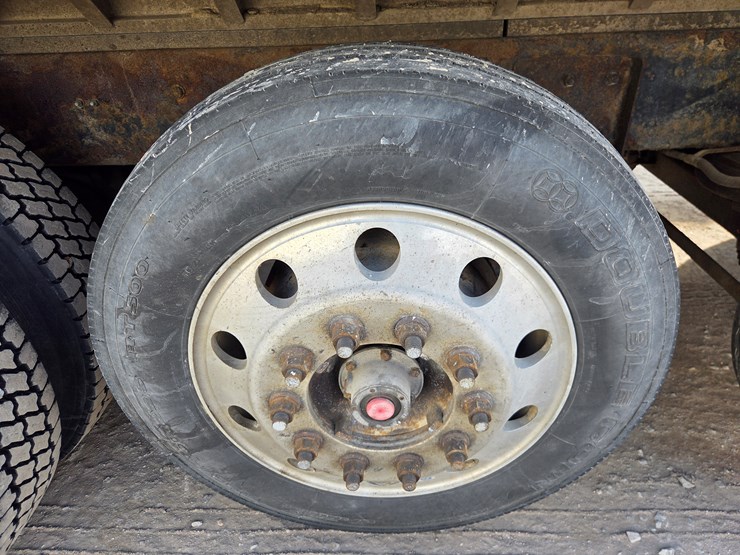 2012-international-7600-image-70