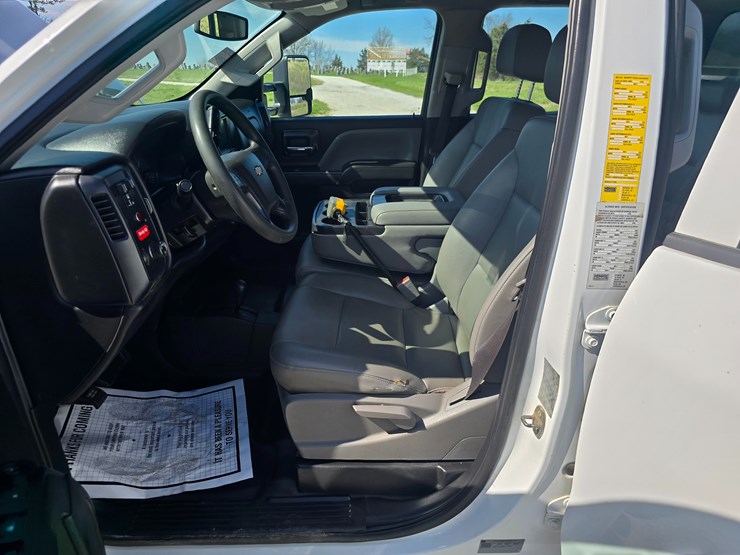 2019-chevrolet-silverado-3500-image-38
