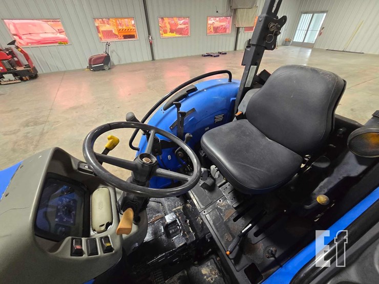 new-holland-tn75a-image-11