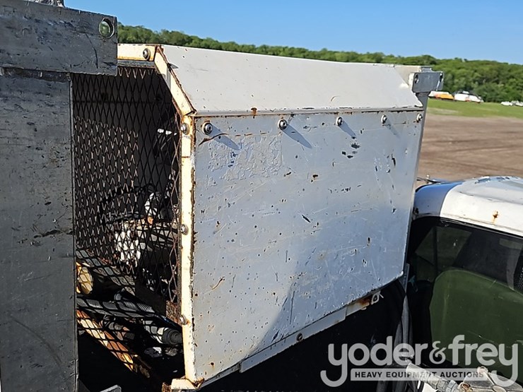 2006-ford-f750-image-23