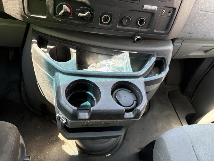 2011-ford-e350-image-18