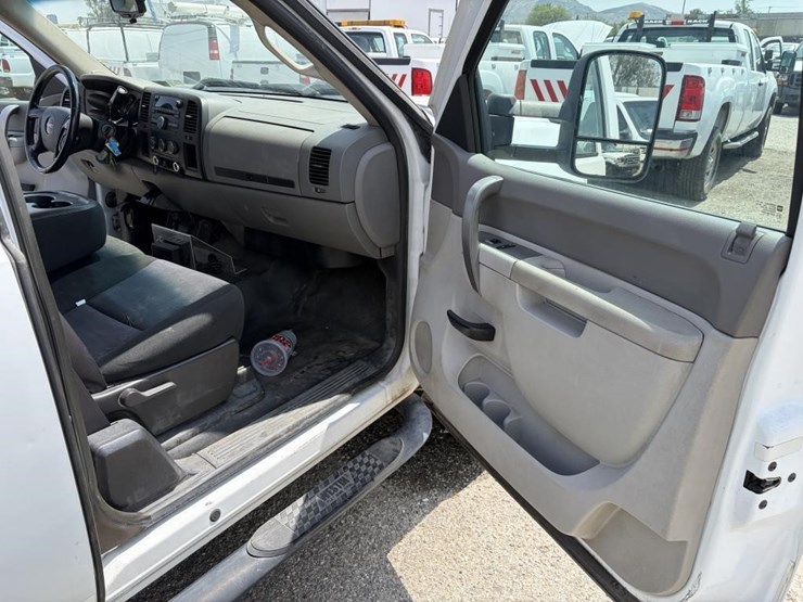 2012-gmc-sierra-2500-image-9