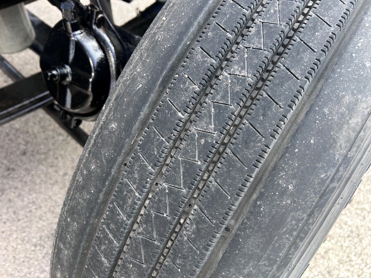 2000-peterbilt-379-image-88