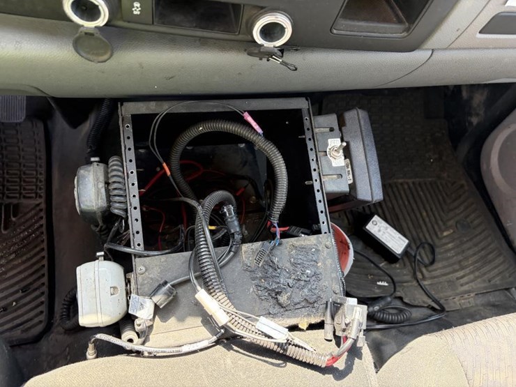 2012-gmc-sierra-2500-image-18