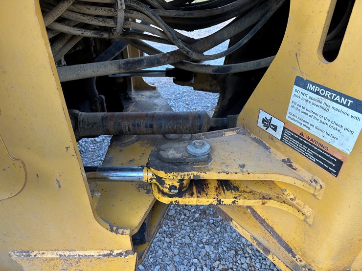 2005-deere-544j-image-29