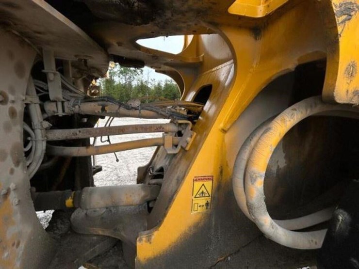 2012-volvo-l220g-image-26