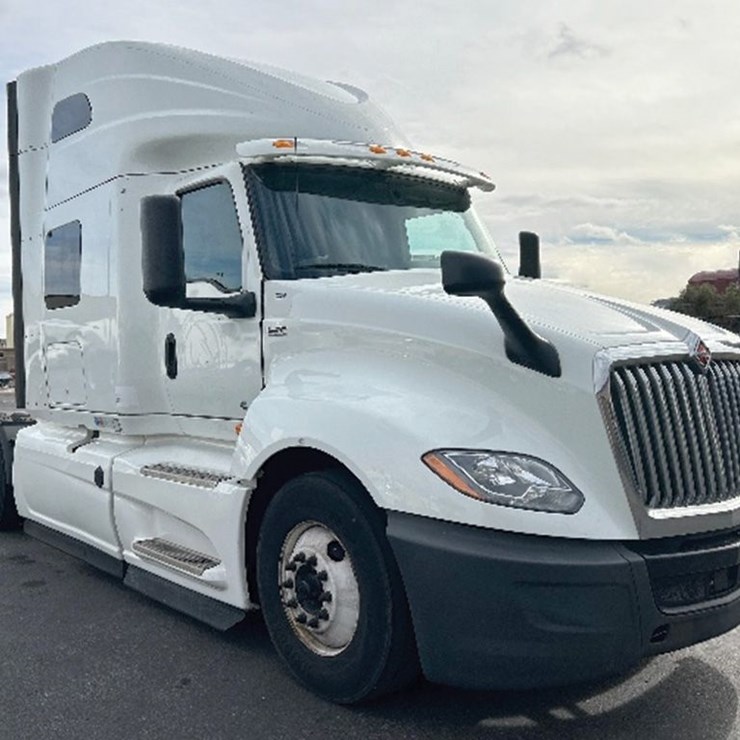 2020 INTERNATIONAL LT