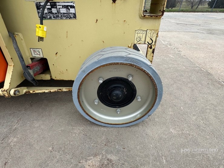 2007-jlg-3246es-image-11