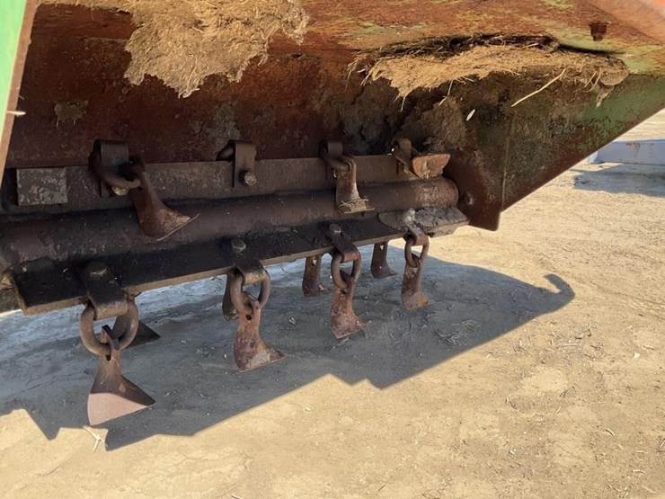 rinieri-"style"-6'-hyd.-berm-flail-mower-attach.-image-13