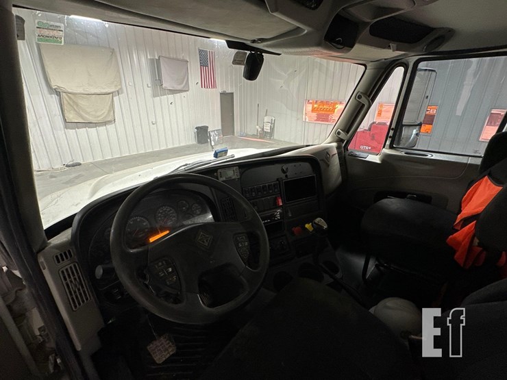 2017-international-prostar-image-13