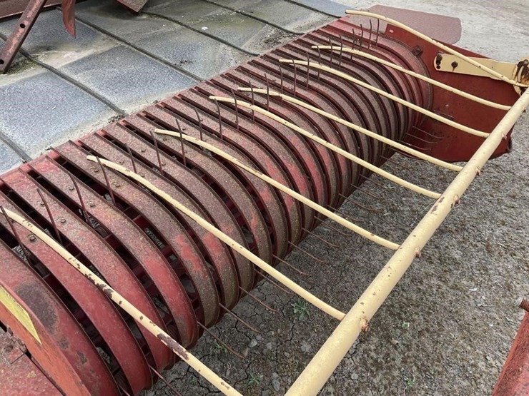 new-holand-144-pull-hay-turner-image-7