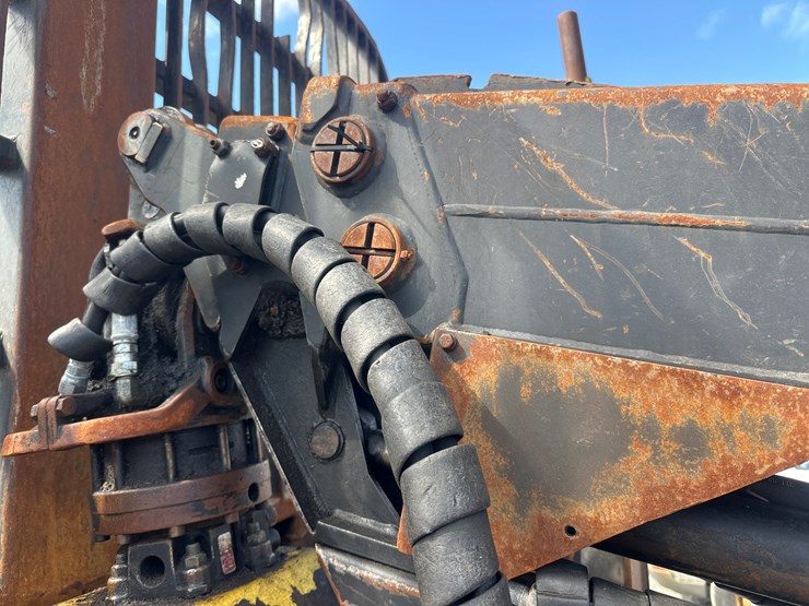 deere-1110e-image-52