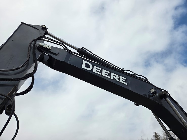 deere-160g-lc-image-21