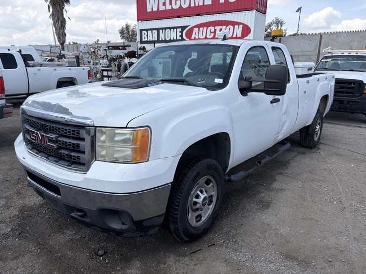 2012-gmc-sierra-2500-image-1