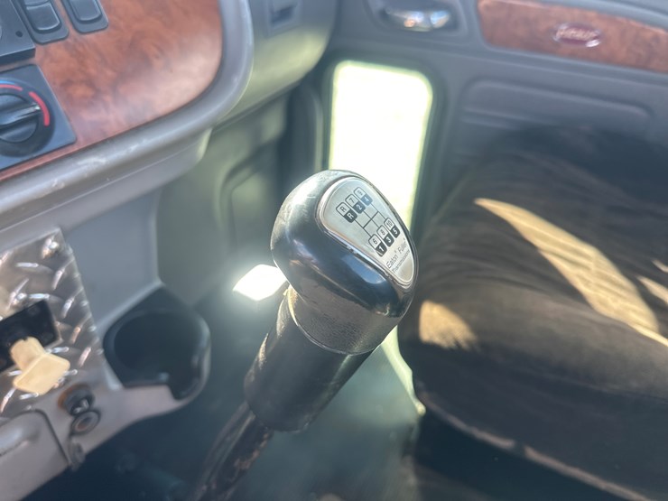 2008-peterbilt-386-image-34