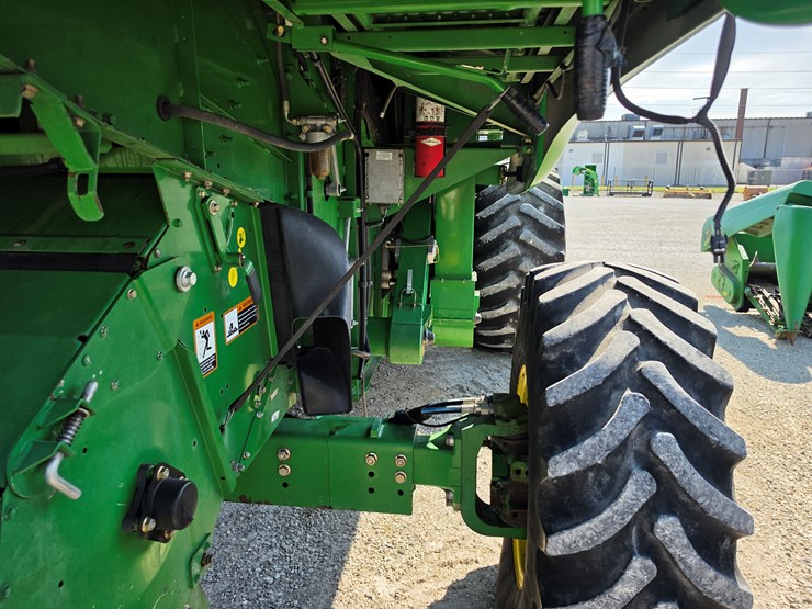 2006-john-deere-9560-sts-image-22