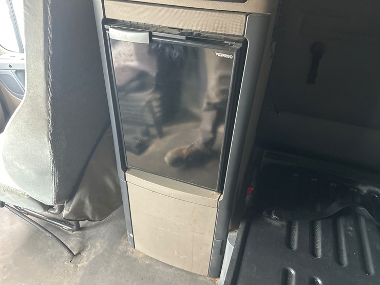 2017-massey-ferguson-8-image-51