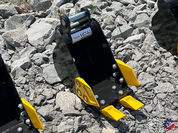 unused-2026-ce-8"-toothed-bucket-image-7