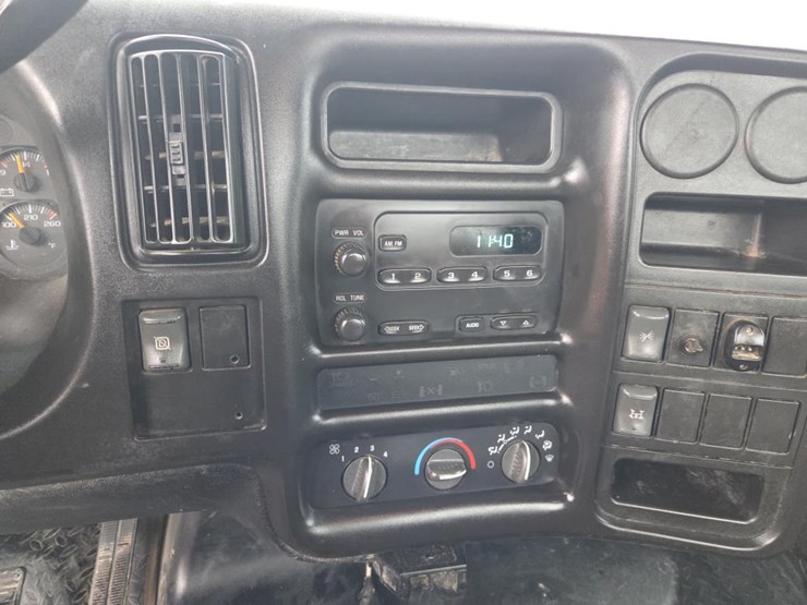 2005-massey-ferguson-8-image-46