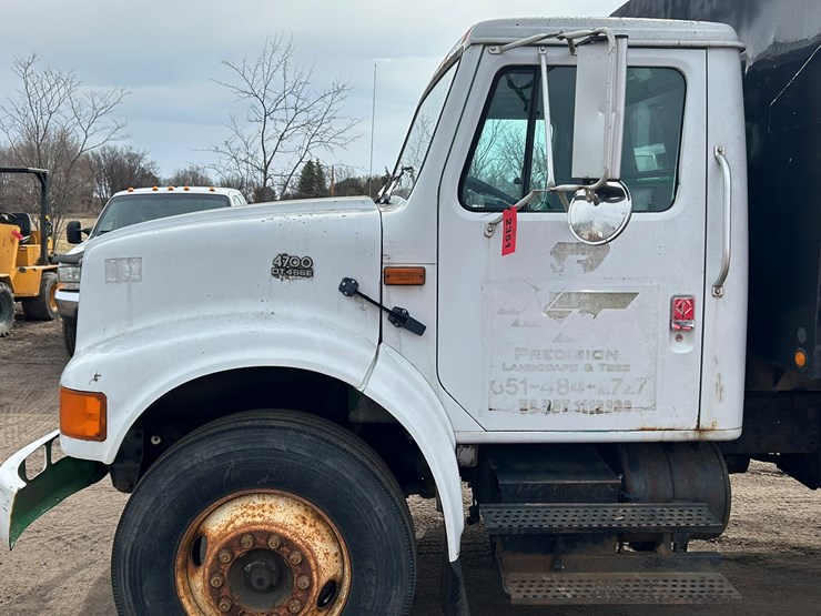 1996-international-4700-image-11