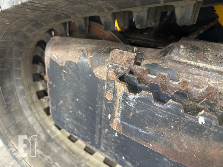 2021-jcb-3ts-8t-image-25