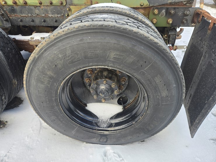 1992-massey-ferguson-8-image-86