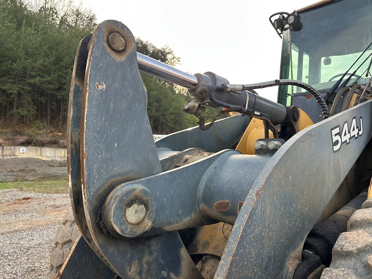 2005-deere-544j-image-9