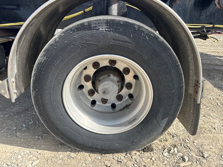 2010-massey-ferguson-8-image-71