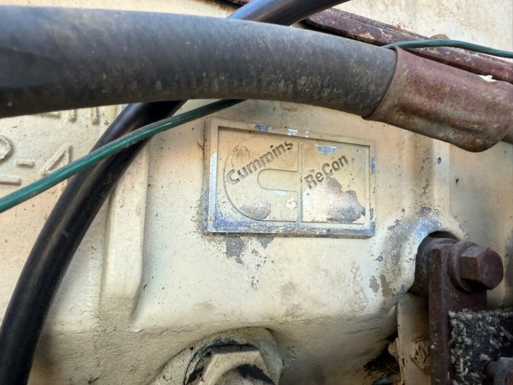 1974-peterbilt-359-image-35