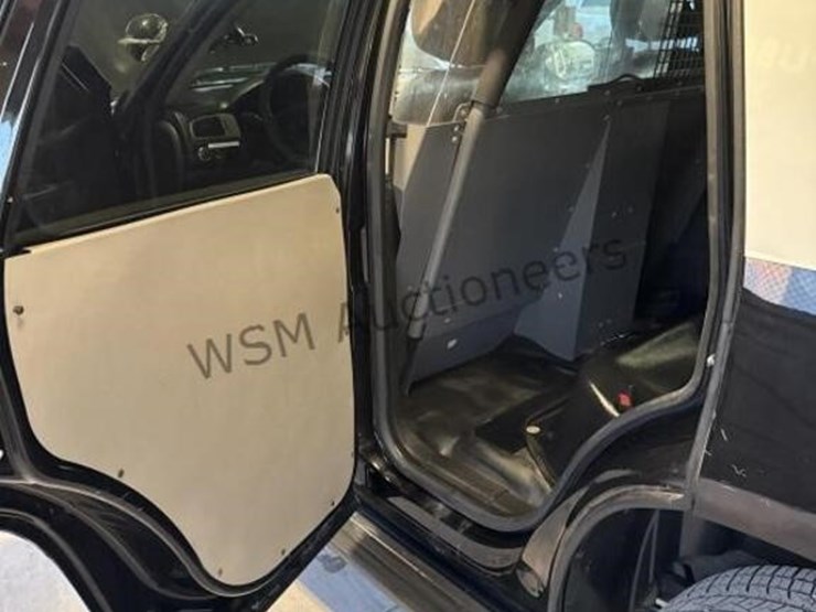 2013-chevrolet-tahoe-image-24