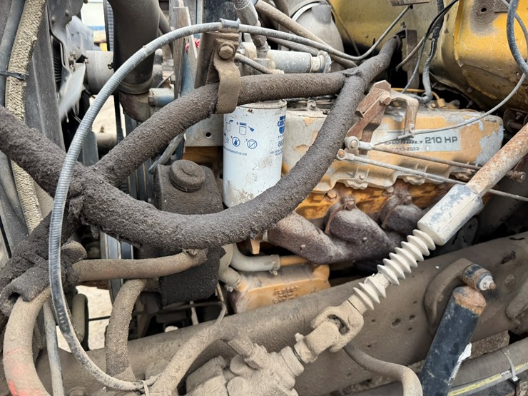 1977-ford-8000-image-27