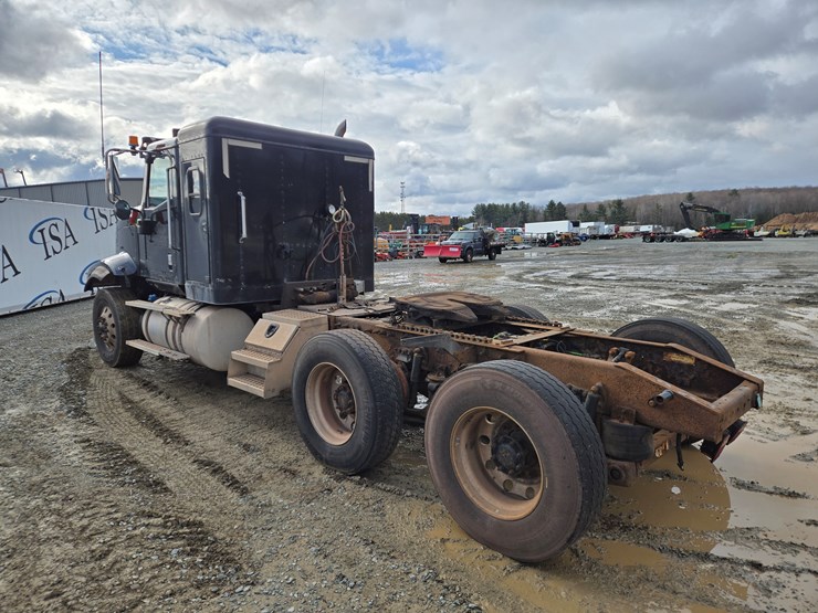 2014-massey-ferguson-8-image-5