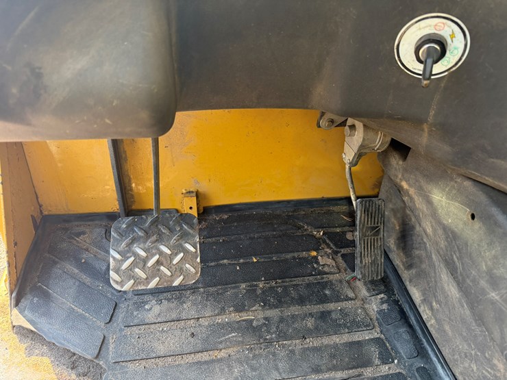 2007-caterpillar-tl1055-image-35