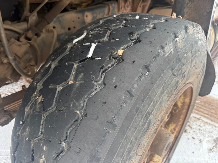 #1113-•-1990-ford-quad-axle-dump-truck-image-57