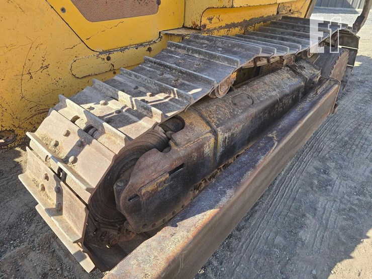 2006-deere-750j-image-31