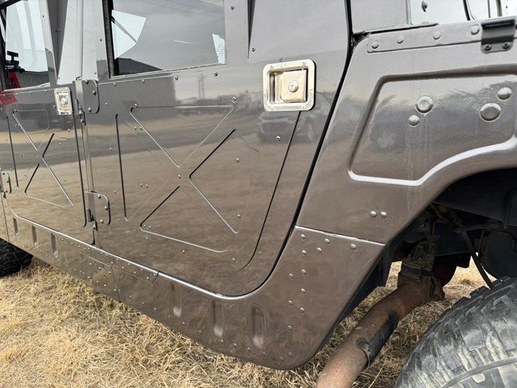 #2246-•-2001-american-general-4x4-hummer-image-14