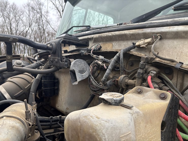 1997-ford-lt8000-image-24