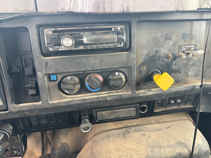 1999-international-4900-image-34