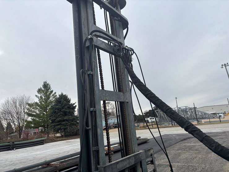 #1869-•-2012-combilift-cl-8011-multi-directional-forklift-image-18