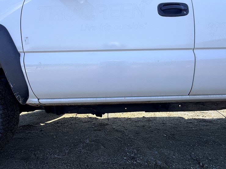 2006-chevrolet-3500hd-image-11